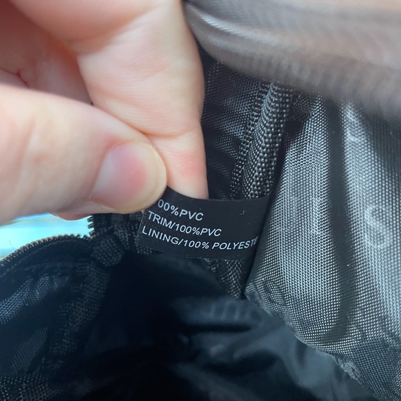 GUESS Black Patterned Makeup/Toiletries Bag - NWT - Picture 8 of 8